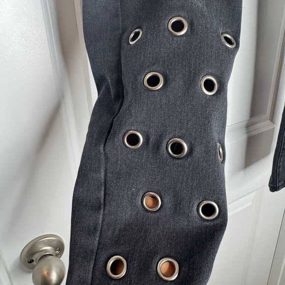 UNIF Women’s Straight Leg Jeans with Round Rivets, Sz 27 - Picture 2 of 9